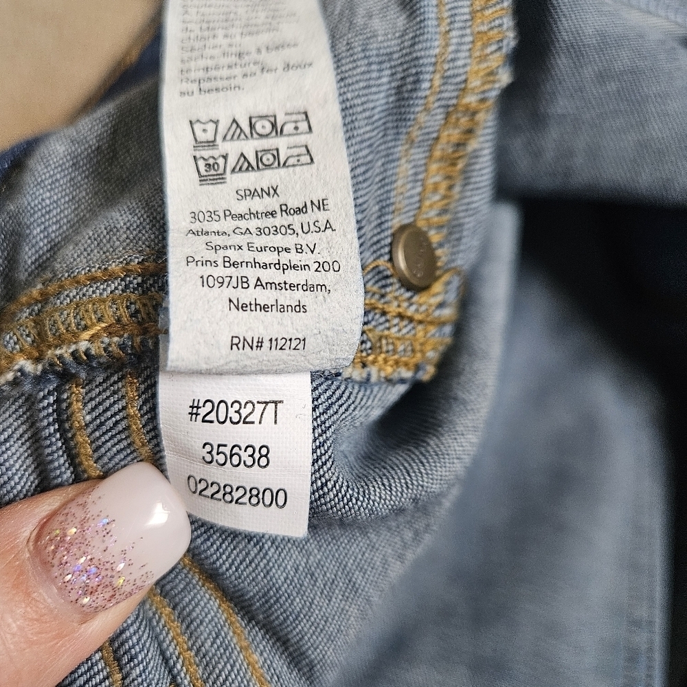 Spanx Shape Every Wear Flare Jeans Medium - Picture 4 of 9